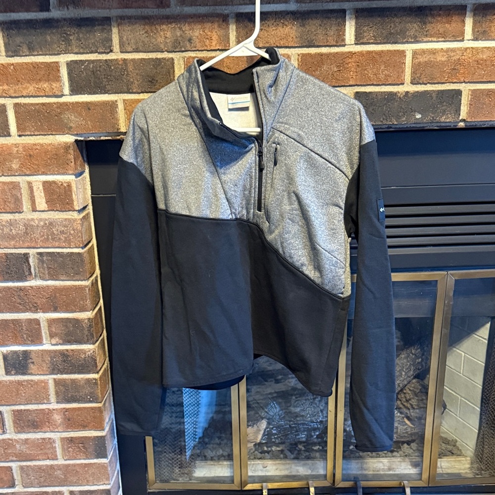 NWOT Columbia Black and Gray Quarter-Zip Pullover